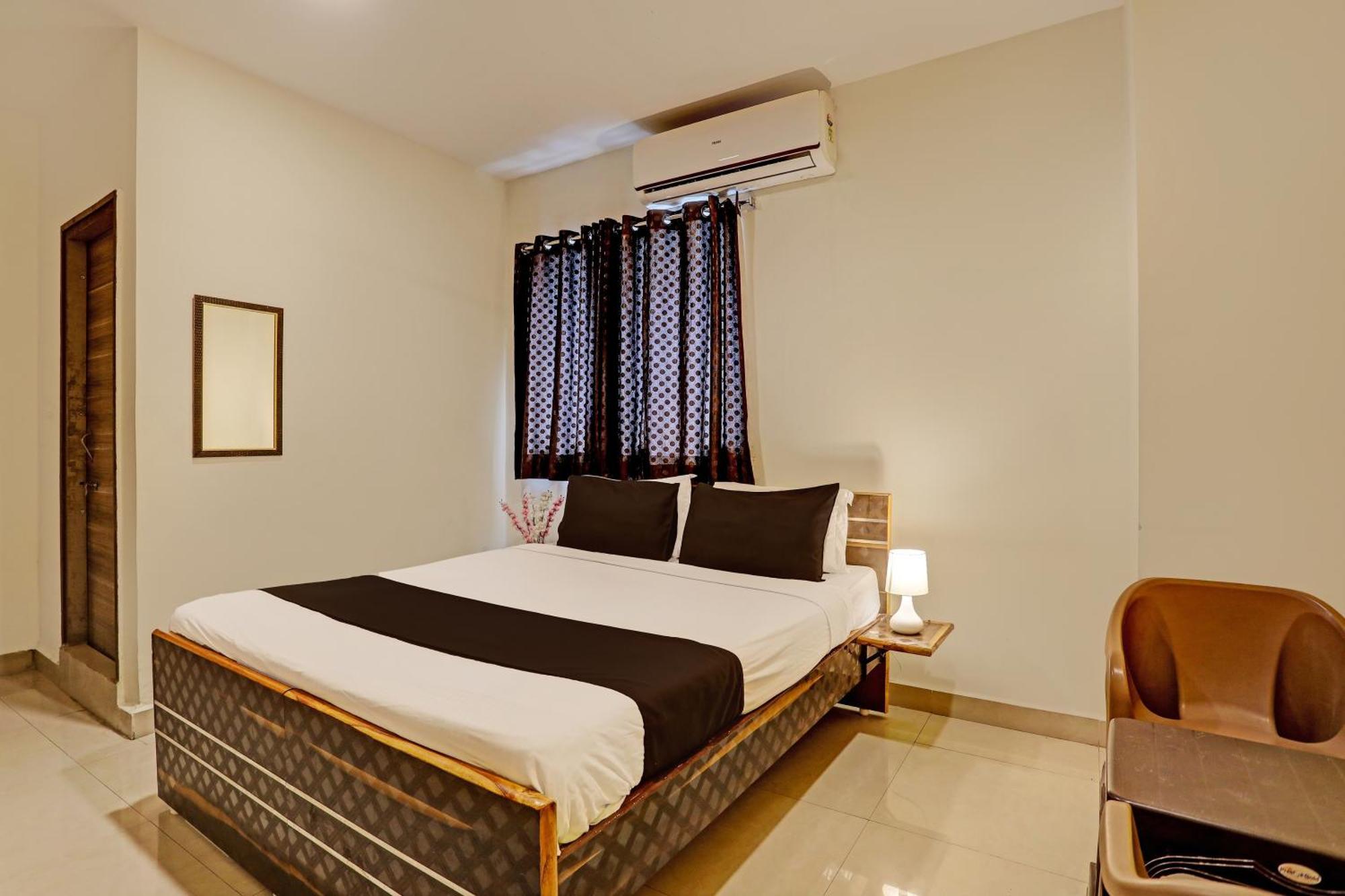 Capital O Saharsh Grand Near Shilparamam Hyderabad Exterior foto