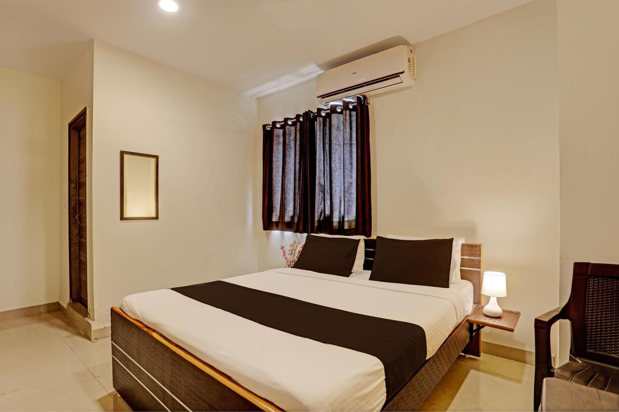Capital O Saharsh Grand Near Shilparamam Hyderabad Exterior foto