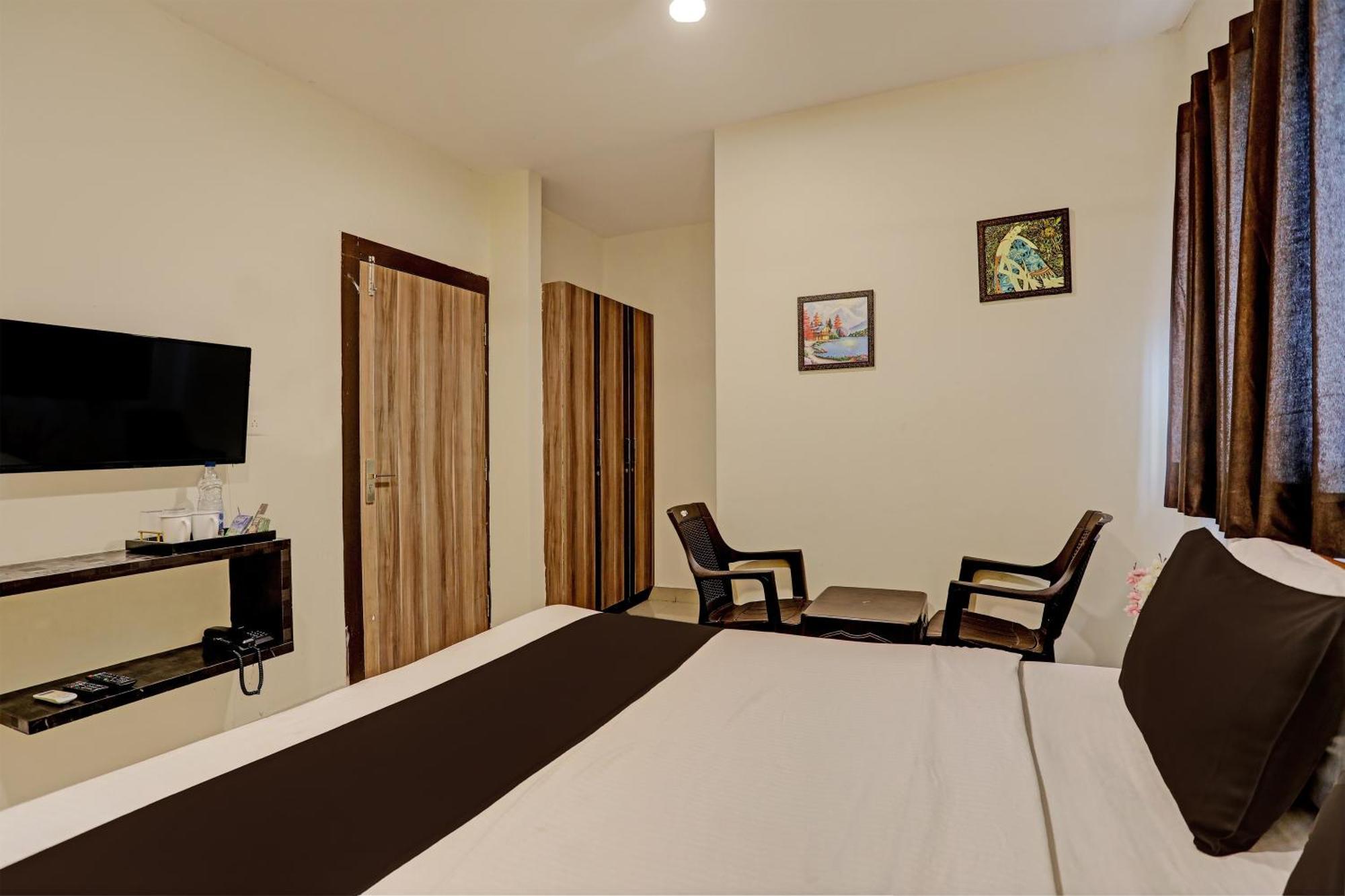 Capital O Saharsh Grand Near Shilparamam Hyderabad Exterior foto